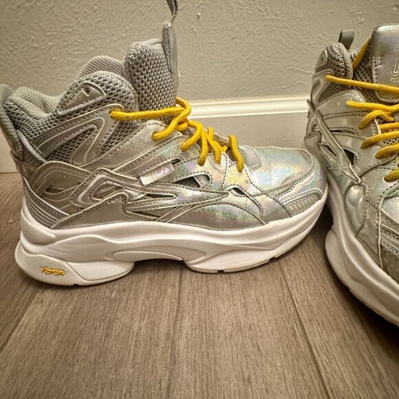 Fila Shoes - FILA Women’s Chunky Sneakers | 7.5 | Silver Holographic | Vibram Sole